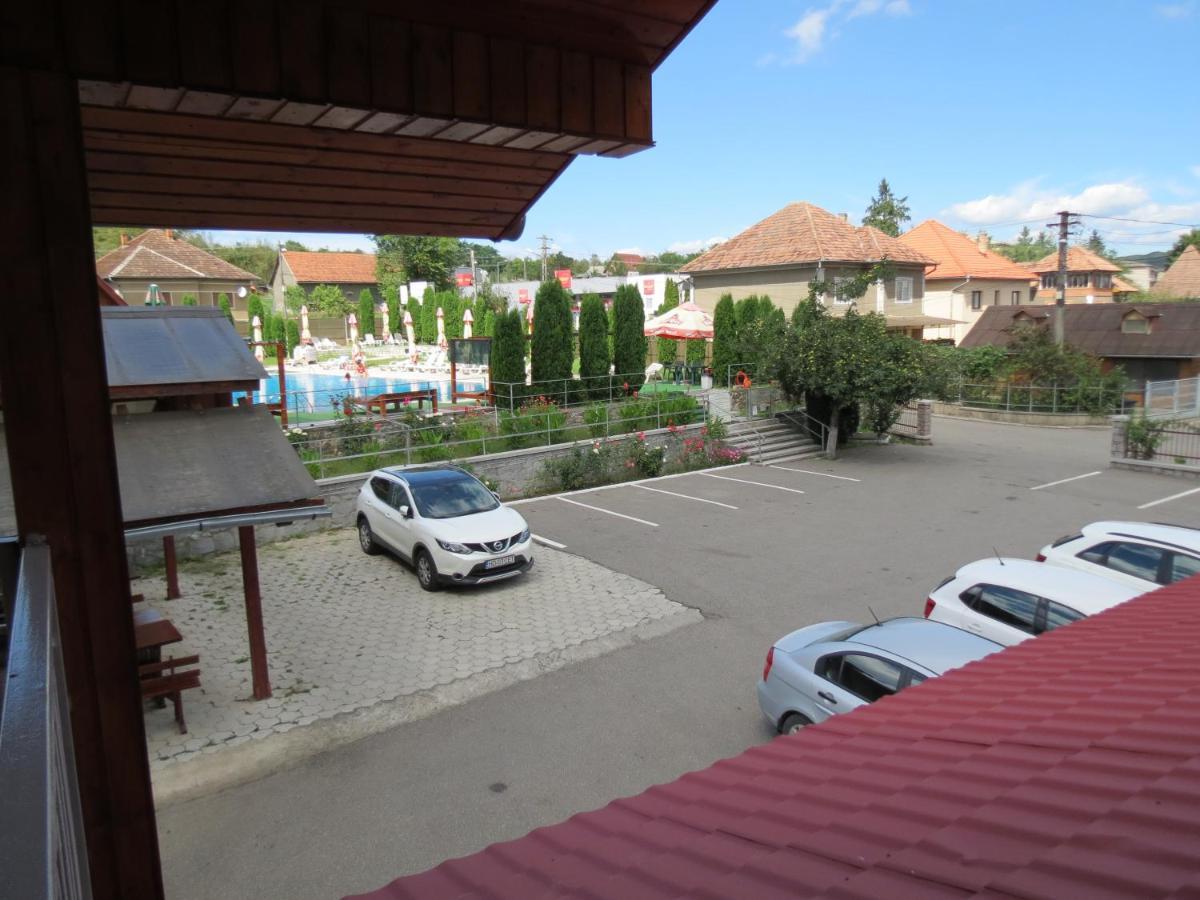 Pensiunea Cetina Brad  Buitenkant foto