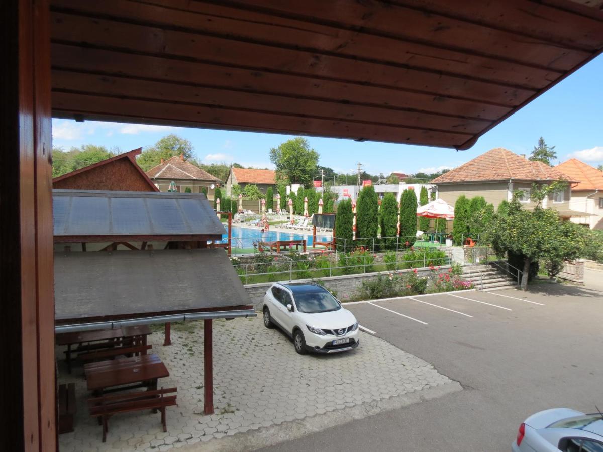 Pensiunea Cetina Brad  Buitenkant foto