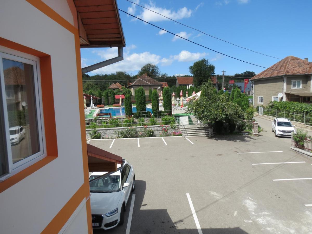 Pensiunea Cetina Brad  Buitenkant foto