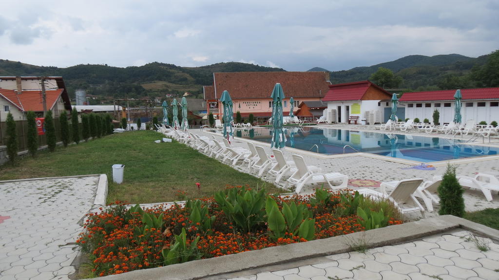 Pensiunea Cetina Brad  Buitenkant foto